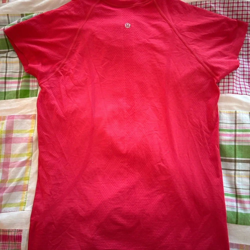 Women’s Size 10 Raspberry Swiftly Tech - Picture 2 of 3